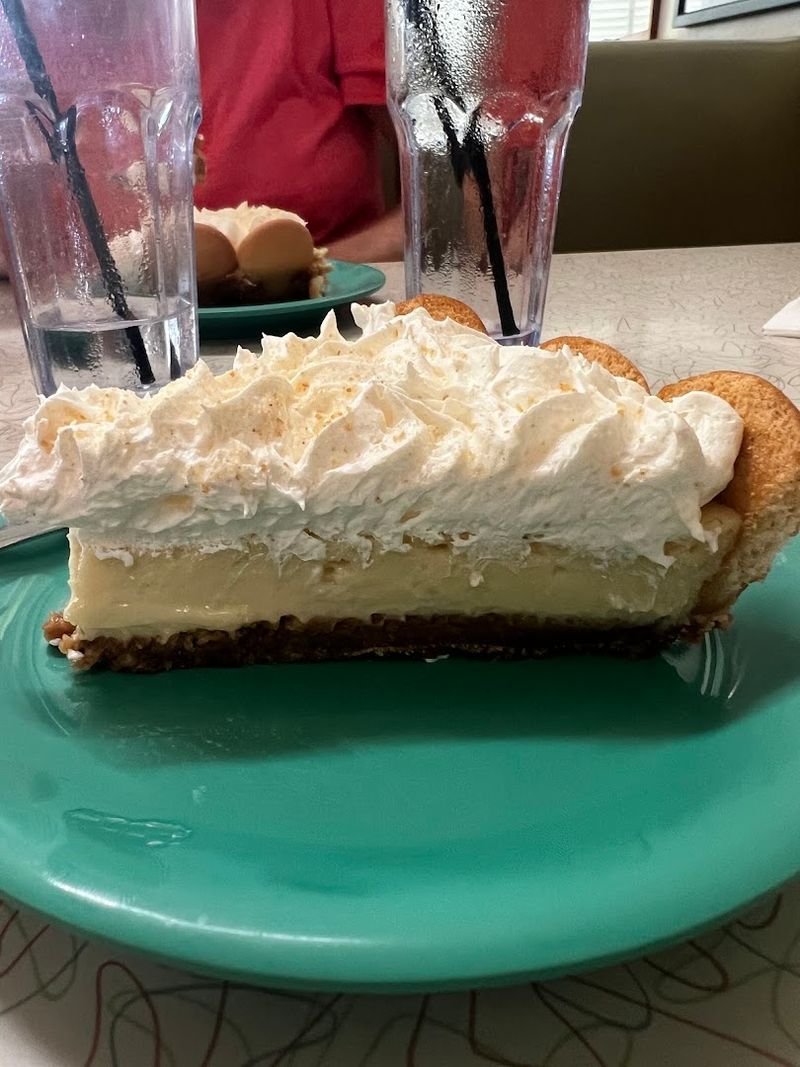 This 1950s Time-Capsule Diner In Atlanta Georgia Serves Lemon Icebox Pie Worthy Of Movie Fame - Decor Hint Homemade Lemon Icebox Pie