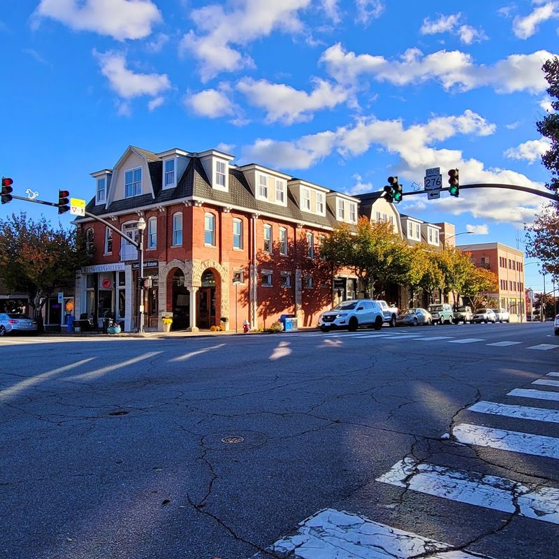 These Beautiful Mountain Towns In North Carolina Are The Perfect Escape From City Life - Decor Hint Brevard