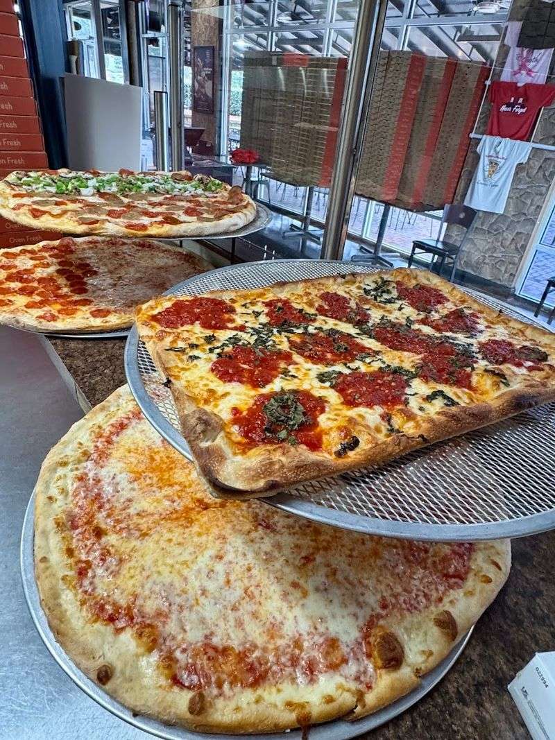 Lorenzo's Pizzeria