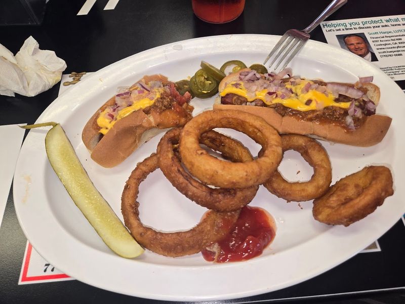 Georgia's Classic Diner Where Peach Cobbler Is Still Made The Classic Way - Decor Hint What To Order On Your First Visit