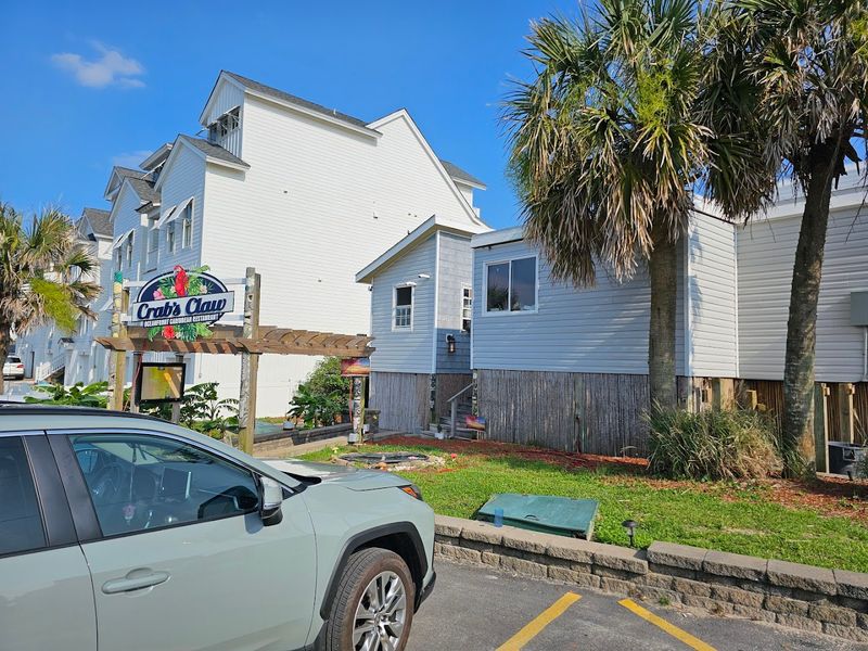 Crab's Claw Oceanfront Caribbean Restaurant, Atlantic Beach