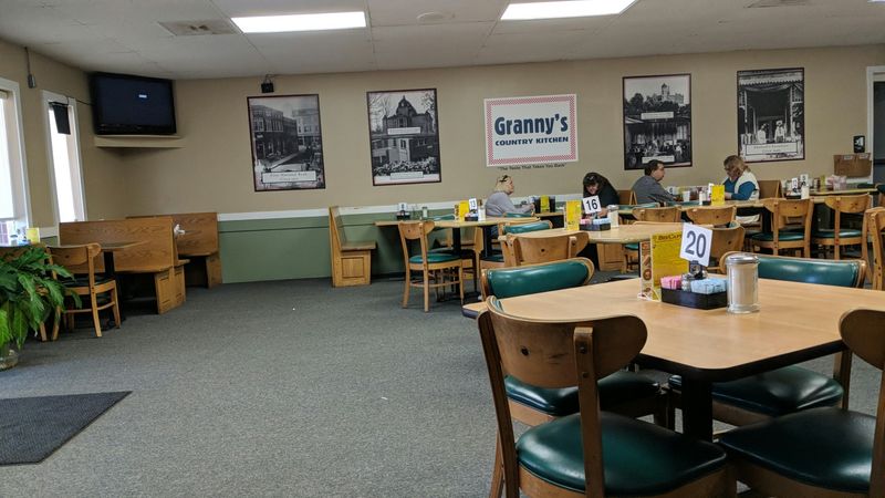 Granny's Country Kitchen, Hickory