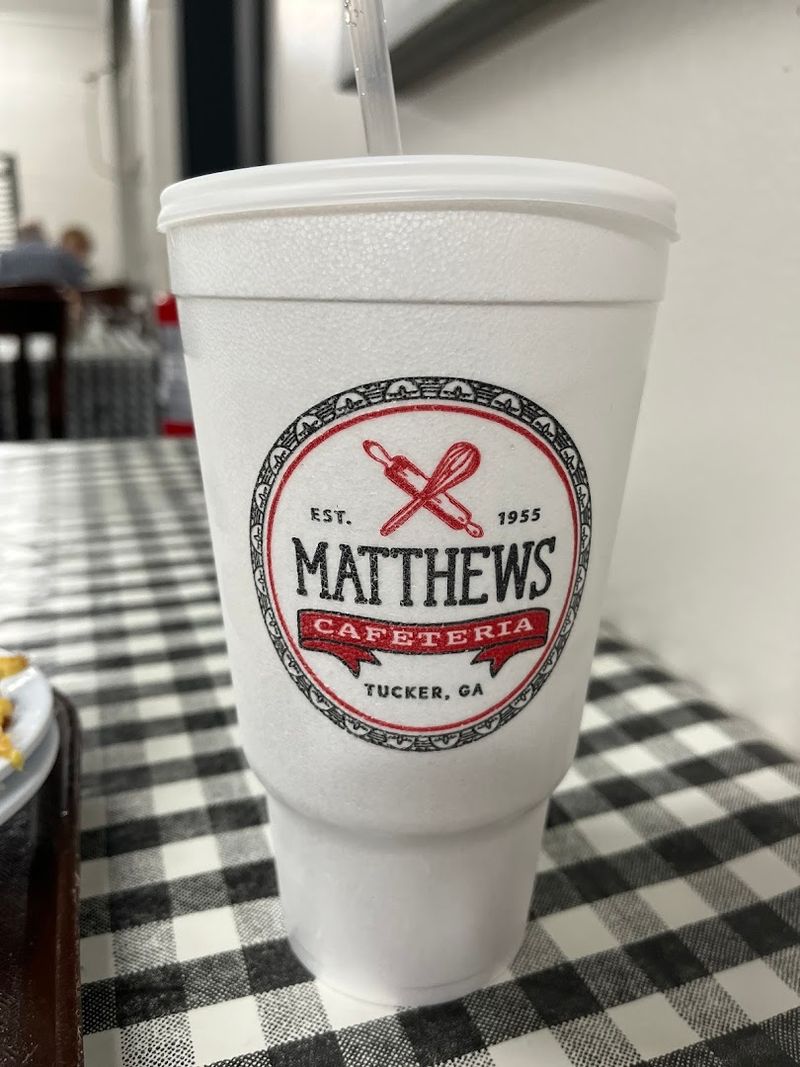 People Drive From Across Georgia For The Outrageously Delicious Fried Chicken At This Iconic Restaurant - Decor Hint Sweet Tea Served the Way the South Intended