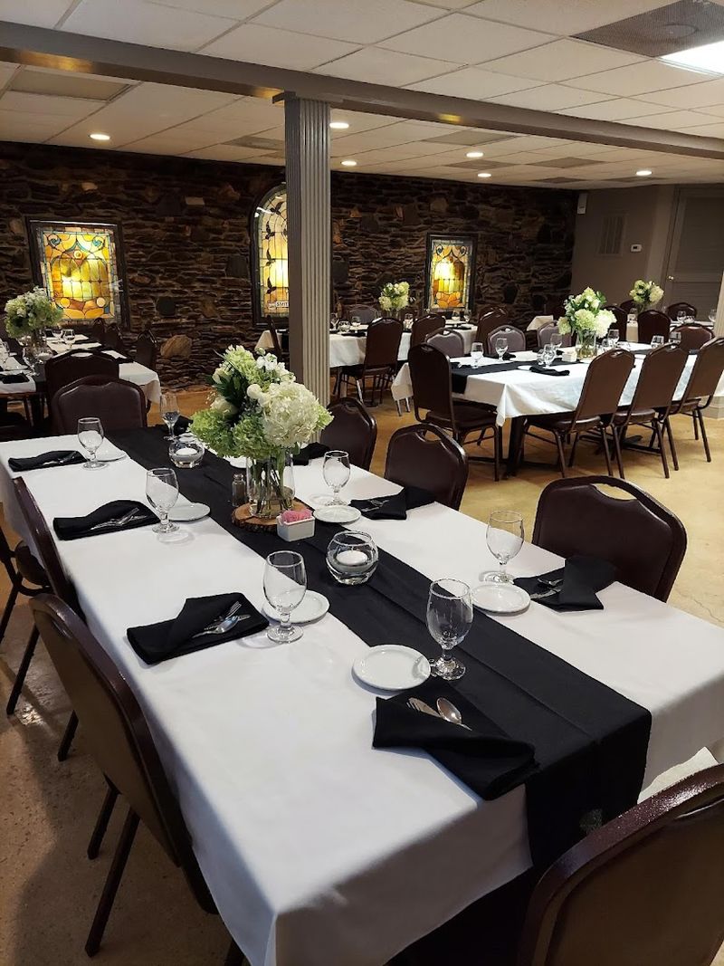 15 Georgia Fried Chicken Buffets That Keep Locals Coming Back - Decor Hint The Smith House