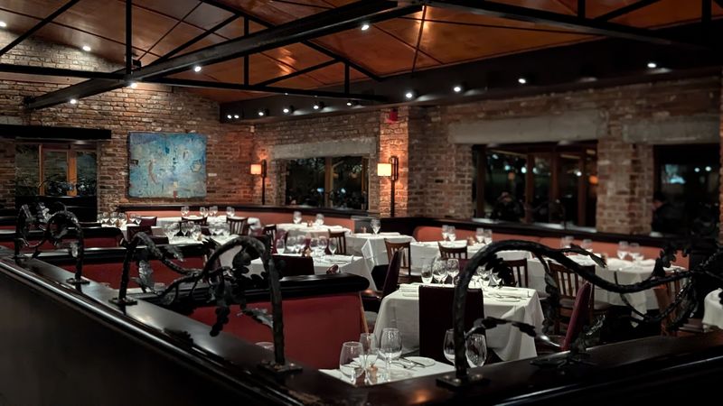 These 15 Georgia Restaurants Stay Busy From Open To Close - Decor Hint Canoe