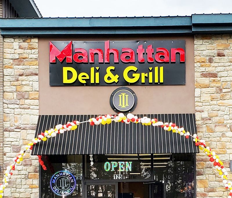 Manhattan Deli & Grill 111, Raeford