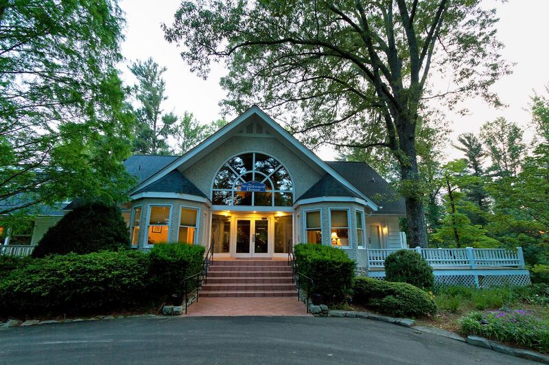 Highland Lake Inn & Resort, Flat Rock