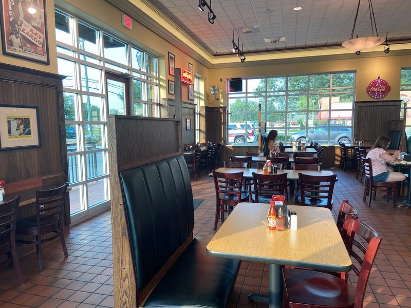 North Carolina Fried Chicken Chains Where The Crunch Alone Is Worth The Drive - Decor Hint Smithfield's Chicken 'N Bar-B-Q