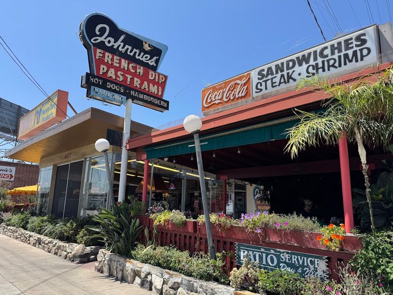 15 Southern California Sandwich Shops That Rarely Advertise But Word-Of-Mouth Keeps Them Thriving - Decor Hint Johnnie's Pastrami, Culver City