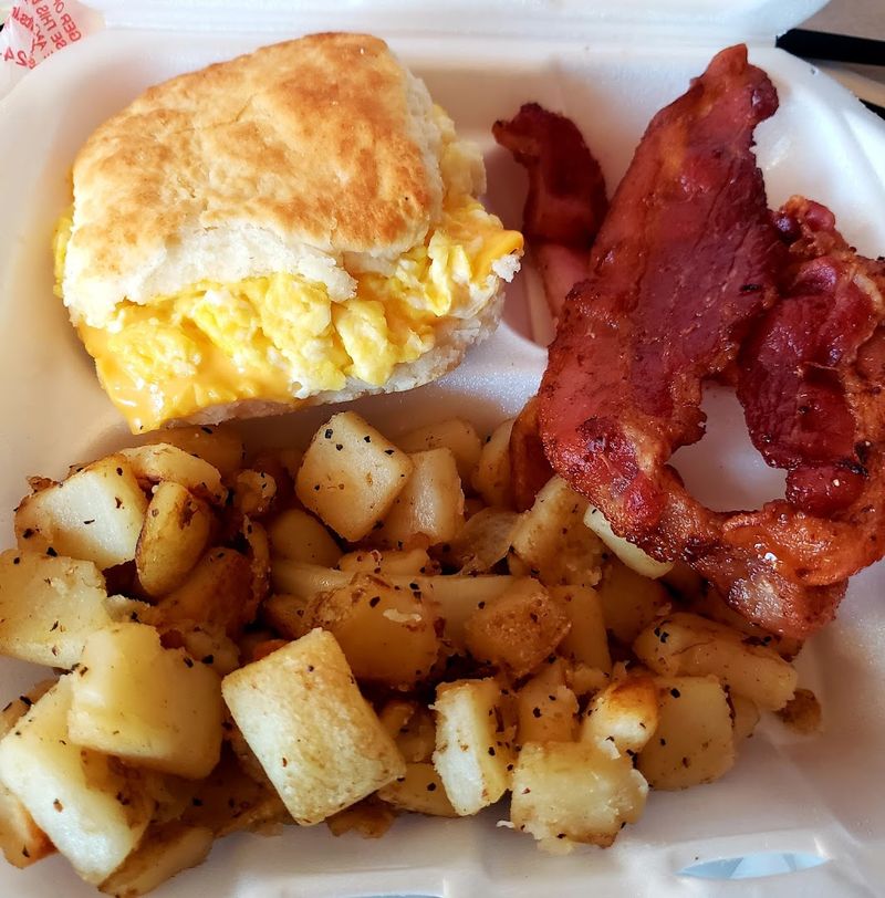 People Drive From Across Georgia For The Outrageously Delicious Fried Chicken At This Iconic Restaurant - Decor Hint Takeout Options for Enjoying Southern Comfort at Home