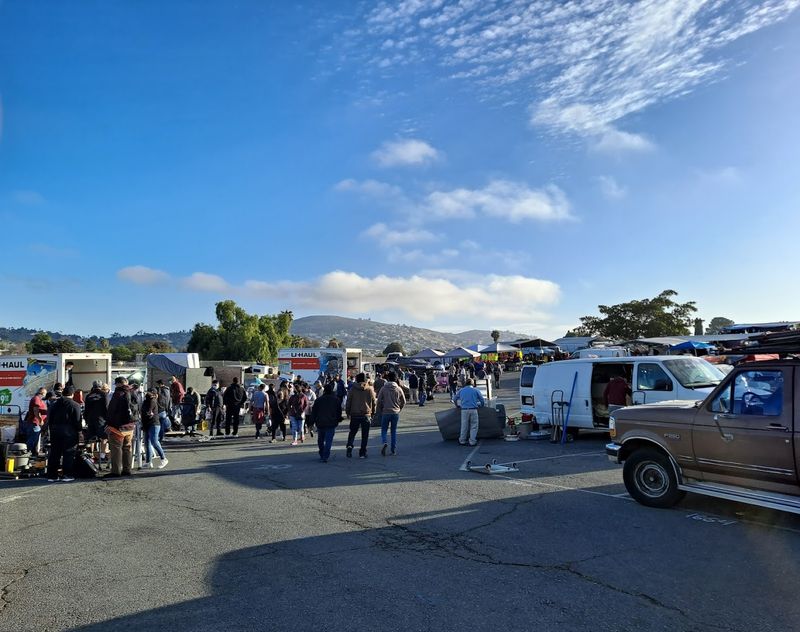 This California Swap Meet Has Been Drawing Crowds Since 1970 With Hundreds Of Vendors - Decor Hint Tips For Getting The Most Out Of A Visit