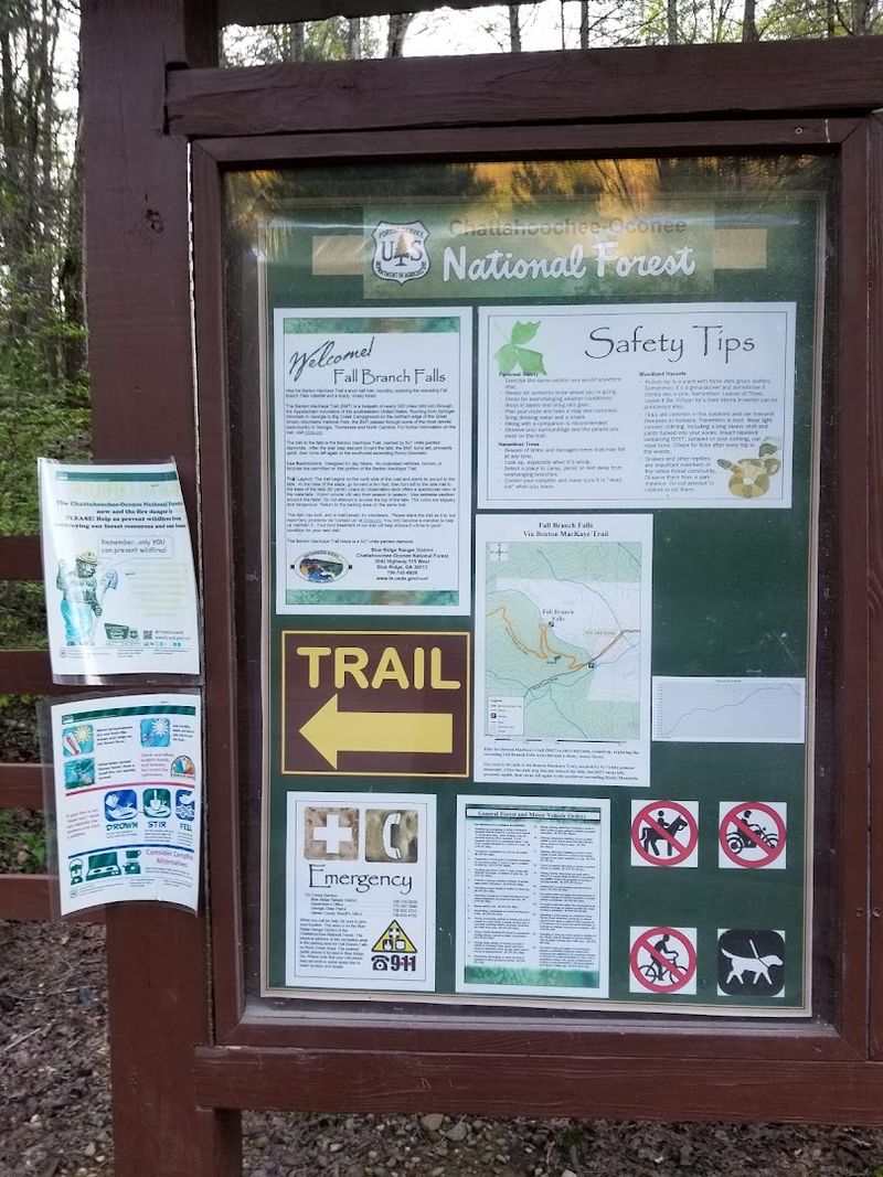 Free Parking Along Stanley Creek Road