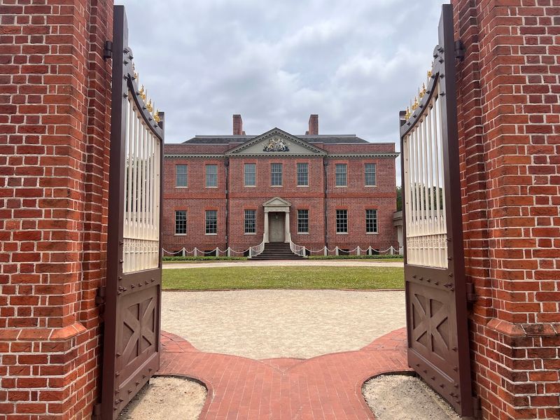 The Waterfront Setting That Seals The Deal