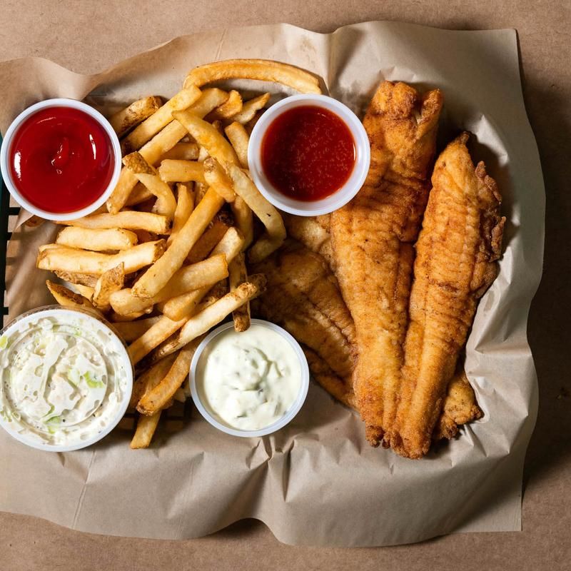 Spring Seafood Dreams Come True At This North Carolina Restaurant - Decor Hint The Seafood Platter Answers Every Question