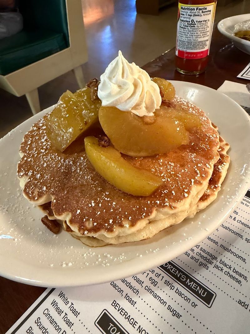 This Cozy Mountain Breakfast Spot In North Carolina Is Worth Waking Up Early For - Decor Hint Where Maggie Valley Starts The Day