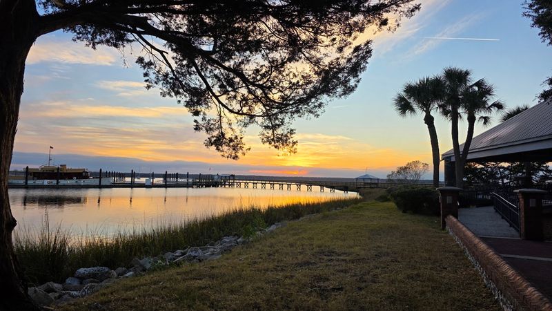 Waterfront Park and Riverwalk