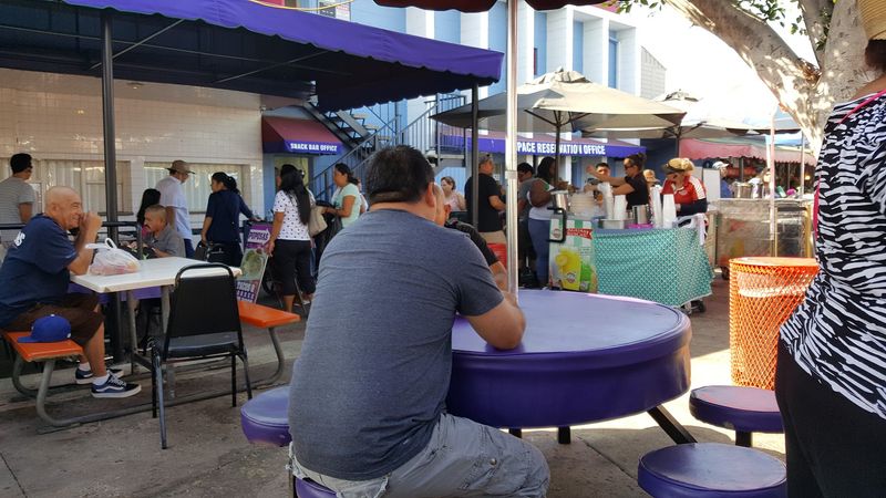 This 15-Acre California Flea Market Has Deals So Good, You'll Need A Bigger Car - Decor Hint Vendors Can Rent Spaces Through An Online System