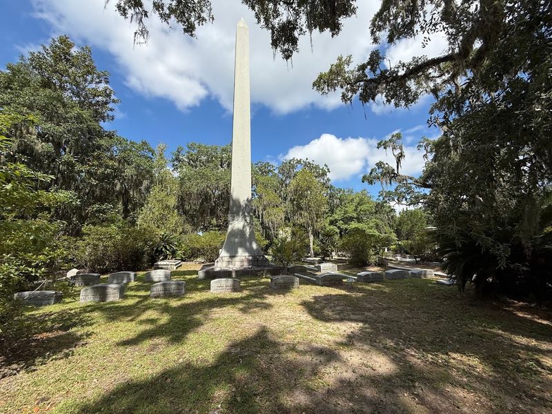 This Haunted Landmark Bonaventure Cemetery Savannah Georgia Draws Thousands - Decor Hint Peaceful Atmosphere for Reflection