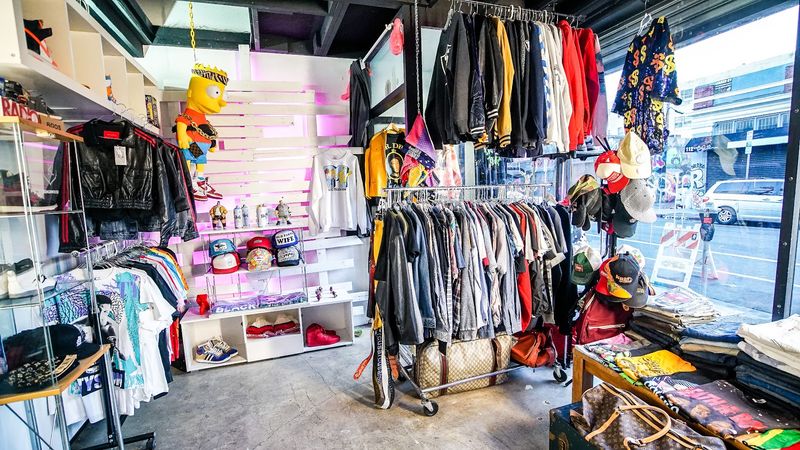 This Budget-Friendly California Thrift Store Is Full Of Deals You Won't Believe - Decor Hint Saturday Sidewalk Sales