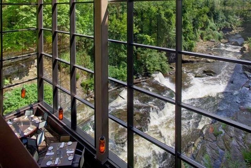 Beau's On The River, Cuyahoga Falls