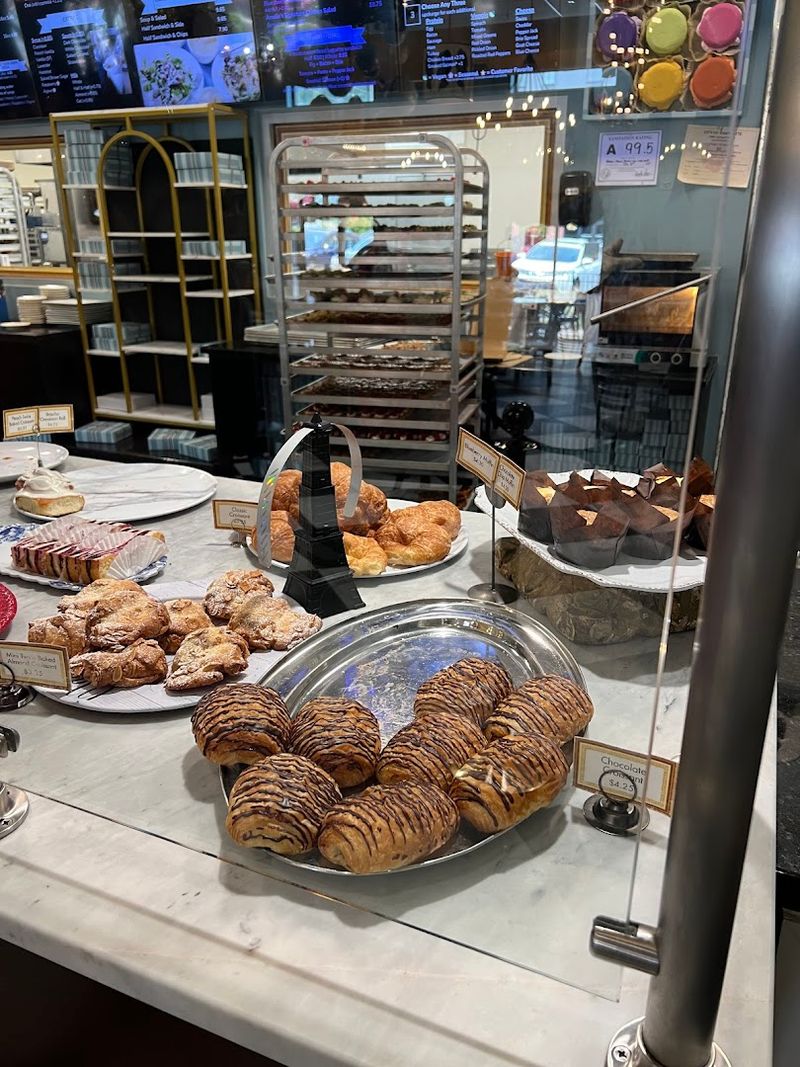 North Carolina Bakery Where The Shelves Rarely Stay Full Past 10 A.M. - Decor Hint The Secret To Quality