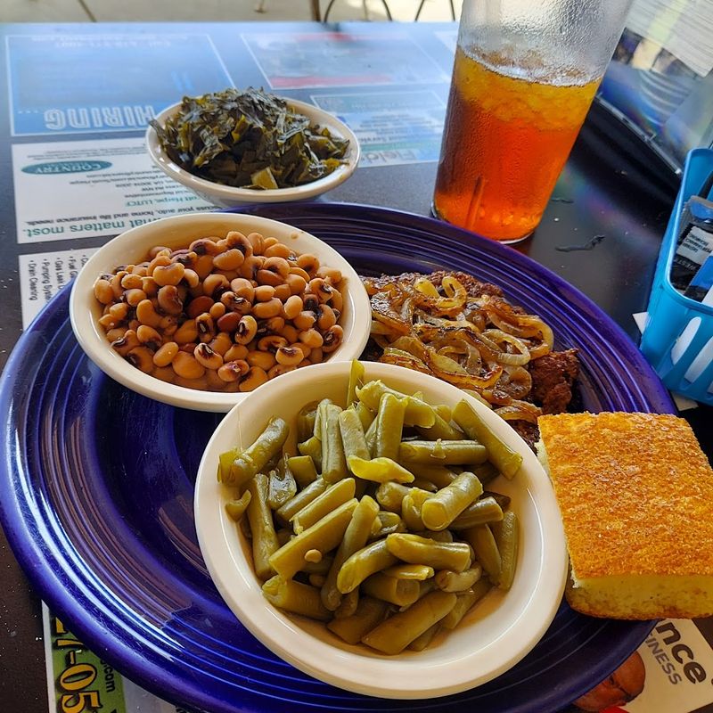 Georgia's Classic Diner Where Peach Cobbler Is Still Made The Classic Way - Decor Hint When To Visit For The Best Experience