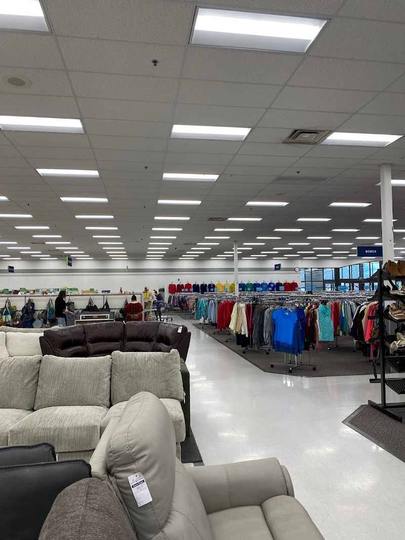 Operating Hours That Work For Weekday And Saturday Shoppers