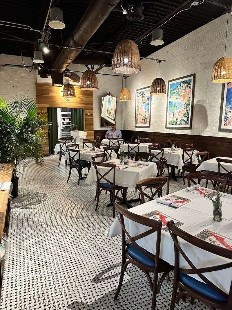 14 Georgia Italian Restaurants That Are Always Packed On Friday Nights - Decor Hint Gio's Chicken Amalfitano – Atlanta