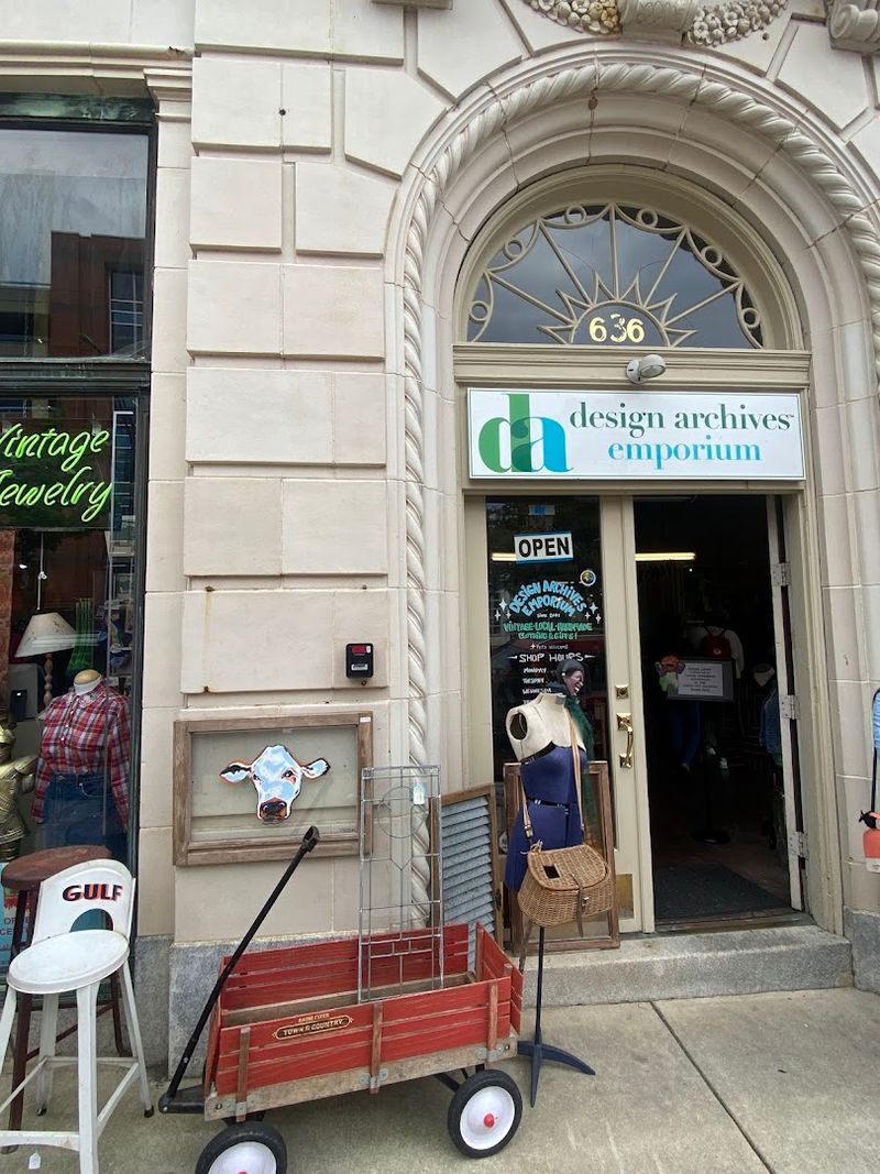Design Archives Vintage And Handmade Emporium, Winston-Salem, NC