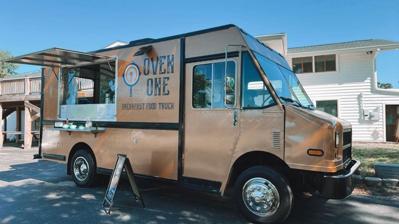 The North Carolina Breakfast Truck That Made Eating Off A Paper Plate Feel Like A Special Occasion - Decor Hint The Crew Behind The Window Makes All The Difference