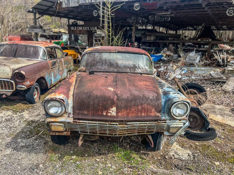 Explore 4,000 Abandoned Classic Cars Slowly Being Reclaimed By Nature At This Amazing Georgia Junkyard - Decor Hint A Massive Collection That Defies Imagination