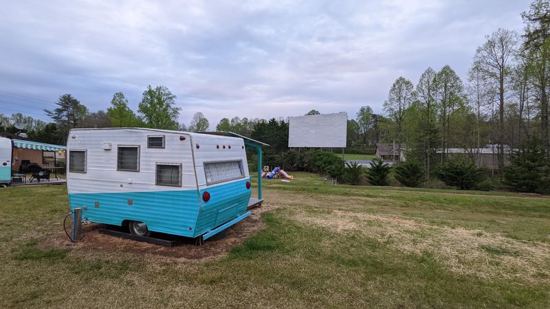 Pandora Pre-Show Music Atmosphere