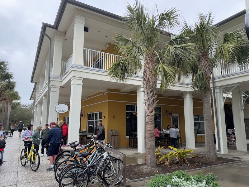 This Georgia Beach Town Is Low-Key, Gorgeous, And Waiting To Be Discovered - Decor Hint Shopping and Dining at Beach Village