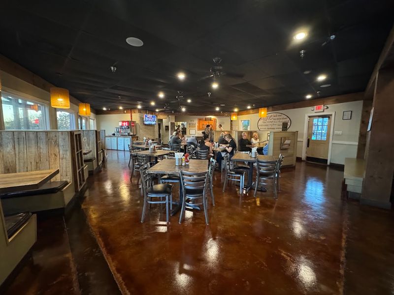 This Ultimate Burger Trail Through Georgia Is A Must-Try - Decor Hint Burger Bach – Roswell, GA