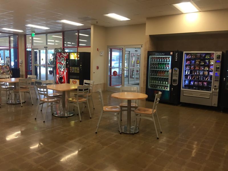 Food Stops To Recharge During Your Shopping Trip