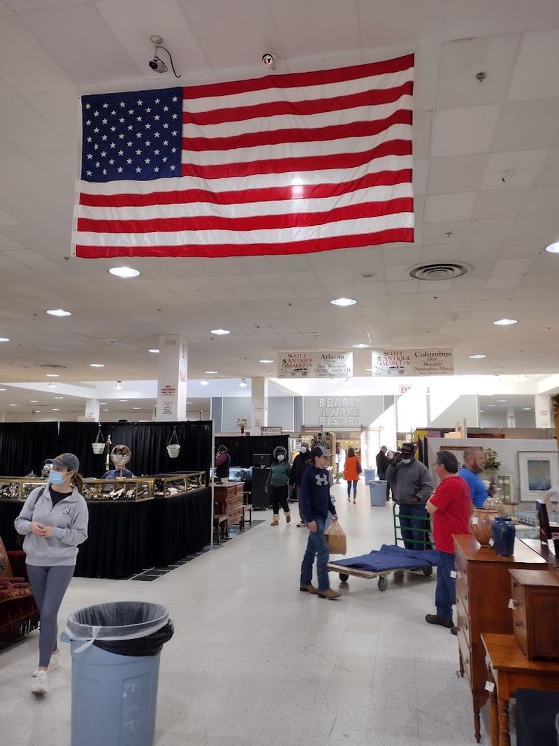 This Treasure-Filled Marketplace Scott Antique Markets Atlanta Georgia Is A 2026 Must-Visit - Decor Hint Free Parking and Easy Access From the Airport