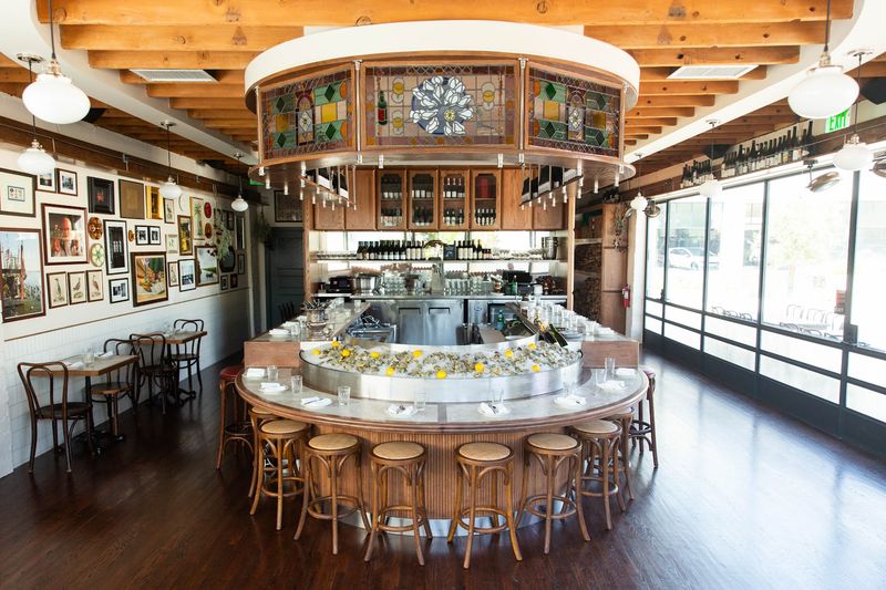 Queen Street Raw Bar & Grill, Los Angeles