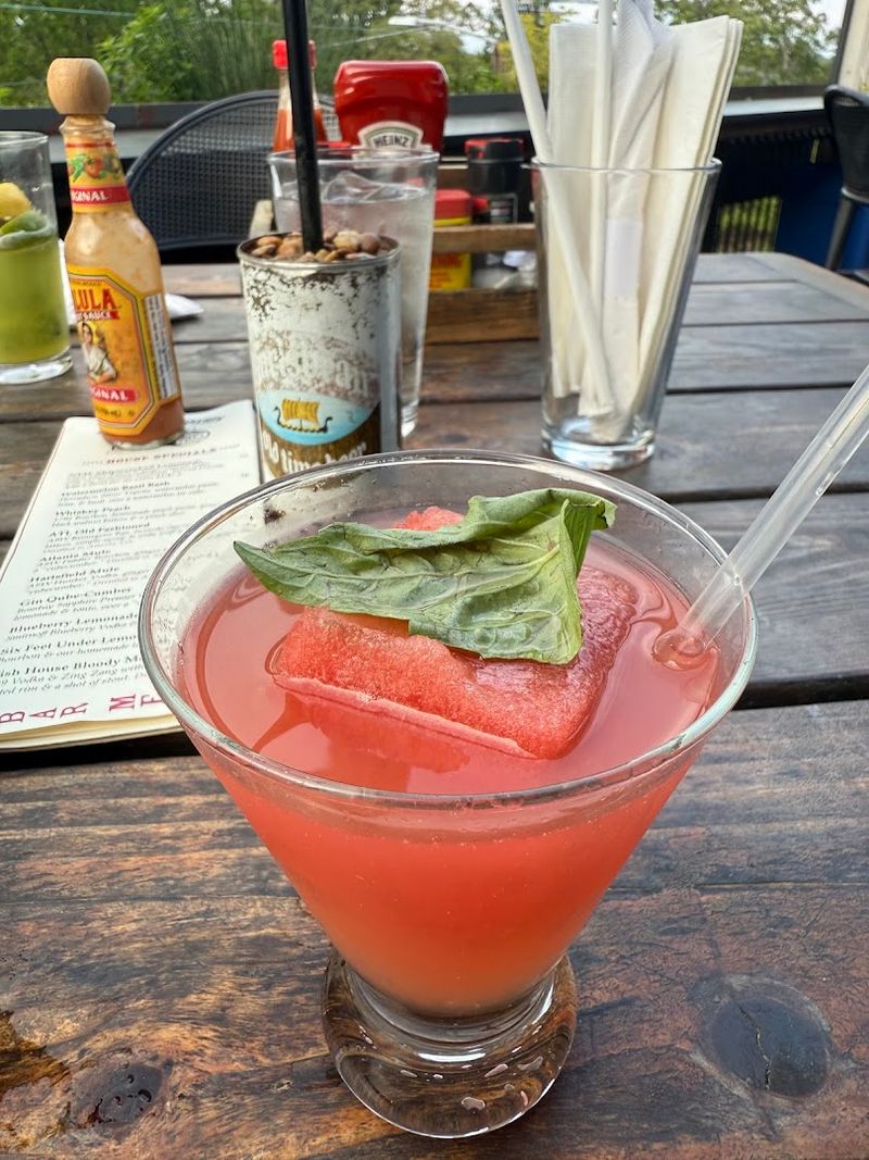 Drinks That Pair Well With Seafood