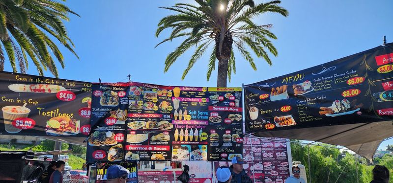 This California Swap Meet Has Been Drawing Crowds Since 1970 With Hundreds Of Vendors - Decor Hint A Wide Range Of Food Stands To Keep Energy Up