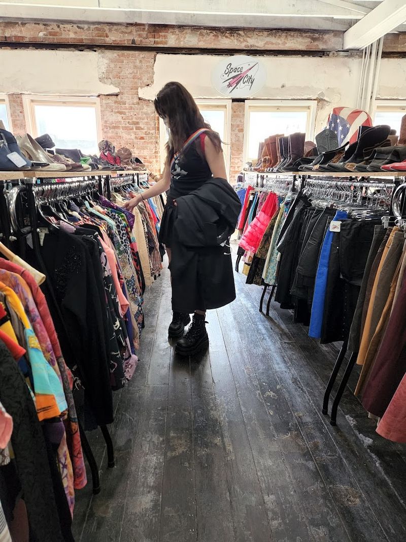 Pricing That Makes Vintage Accessible Without Sacrificing Quality