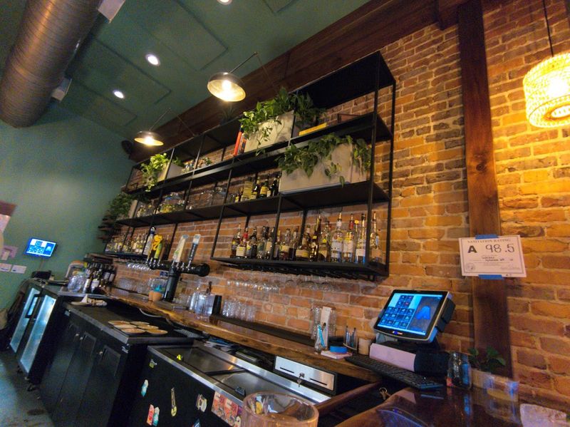 Side Bar – Drinkery + Kitchen