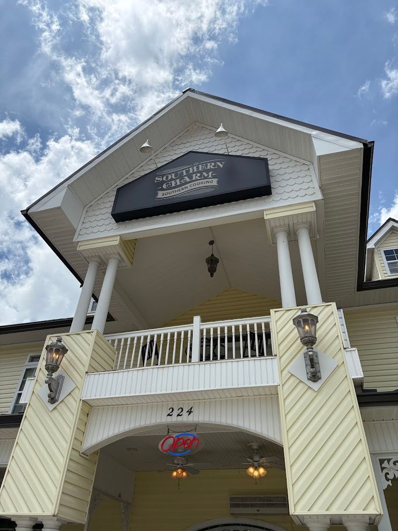 This Cozy Blue Ridge Restaurant In Georgia Is The Definition Of Southern Charm - Decor Hint Cozy Ambiance Perfect for Any Occasion