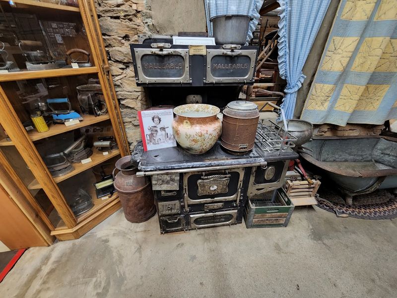 Pioneer Life Displays That Show The Everyday Details