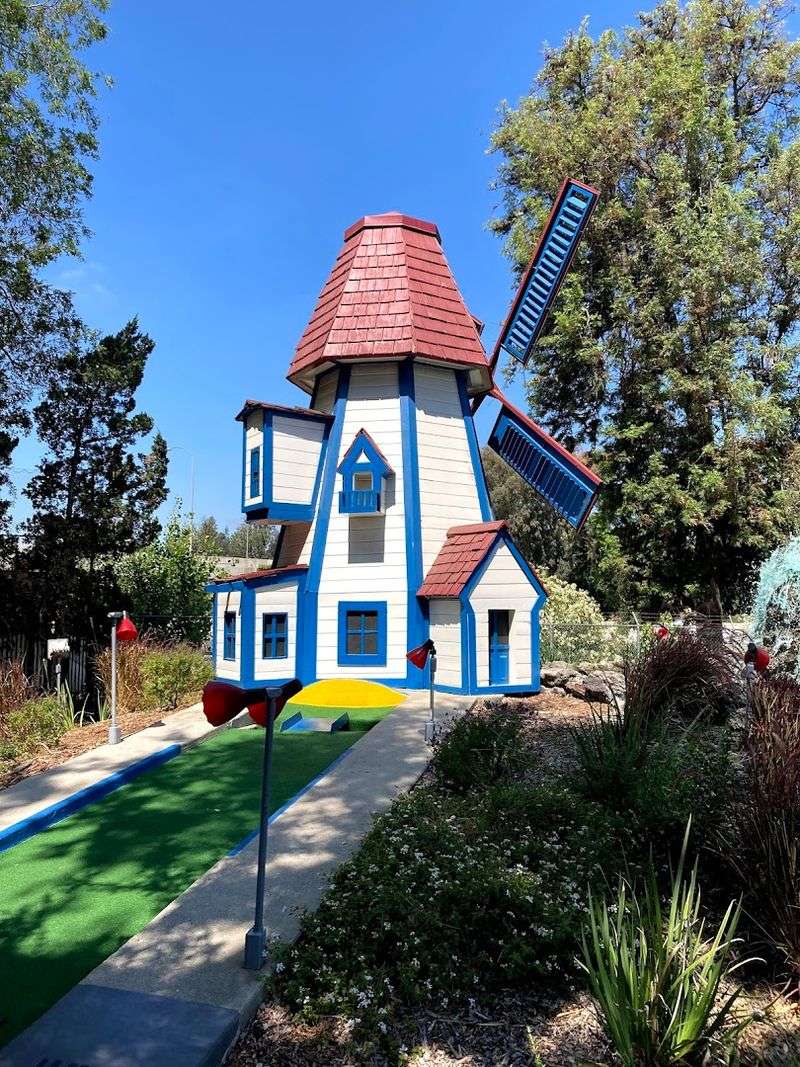 9 Playful Mini Golf Courses In California That Will Awaken Your Inner Child - Decor Hint Sherman Oaks Castle Park, Sherman Oaks