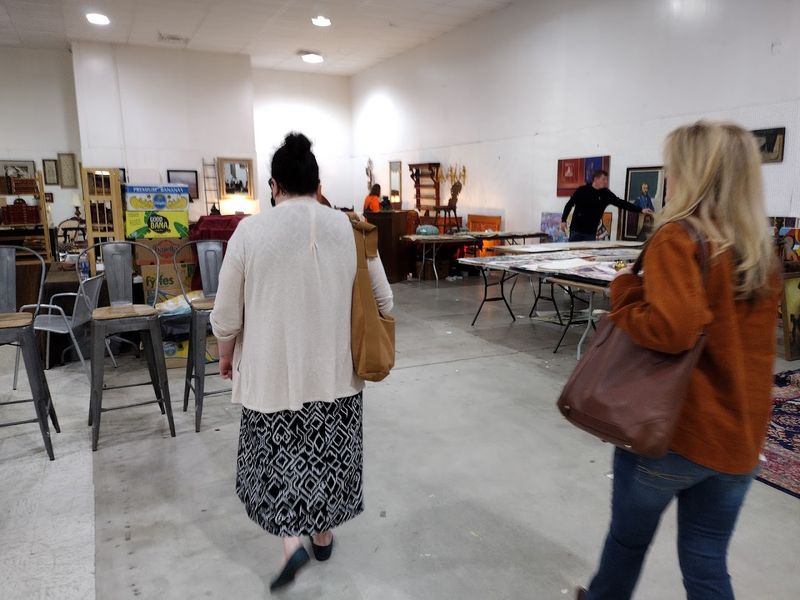 This Treasure-Filled Marketplace Scott Antique Markets Atlanta Georgia Is A 2026 Must-Visit - Decor Hint Interior Design Inspiration Around Every Corner