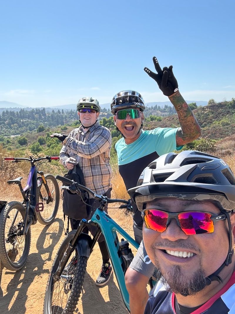 You Won't Believe How Gorgeous This California Trail Is In Spring - Decor Hint Laguna Lake Park