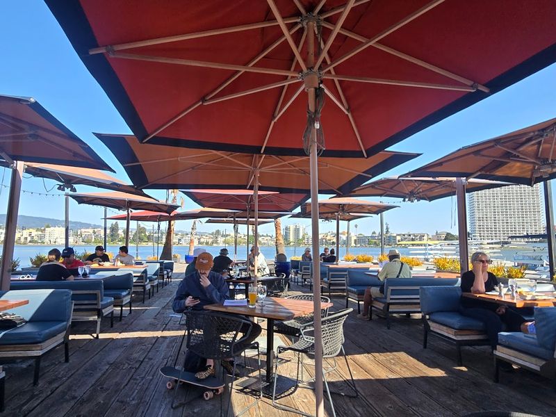 California's Lakeside Fish Fry Spots Worth Planning A Trip For This April - Decor Hint The Lake Chalet Seafood Bar & Grill, Oakland