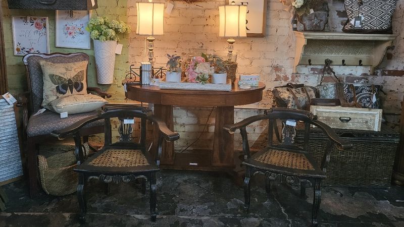 Olive Branch Antiques and Home Decor
