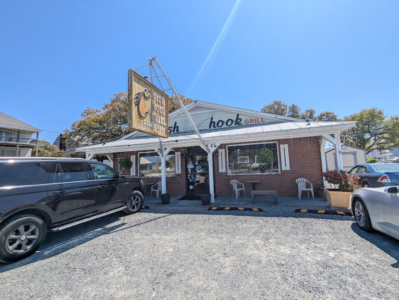Fish Hooks Bar And Grill, Harkers Island
