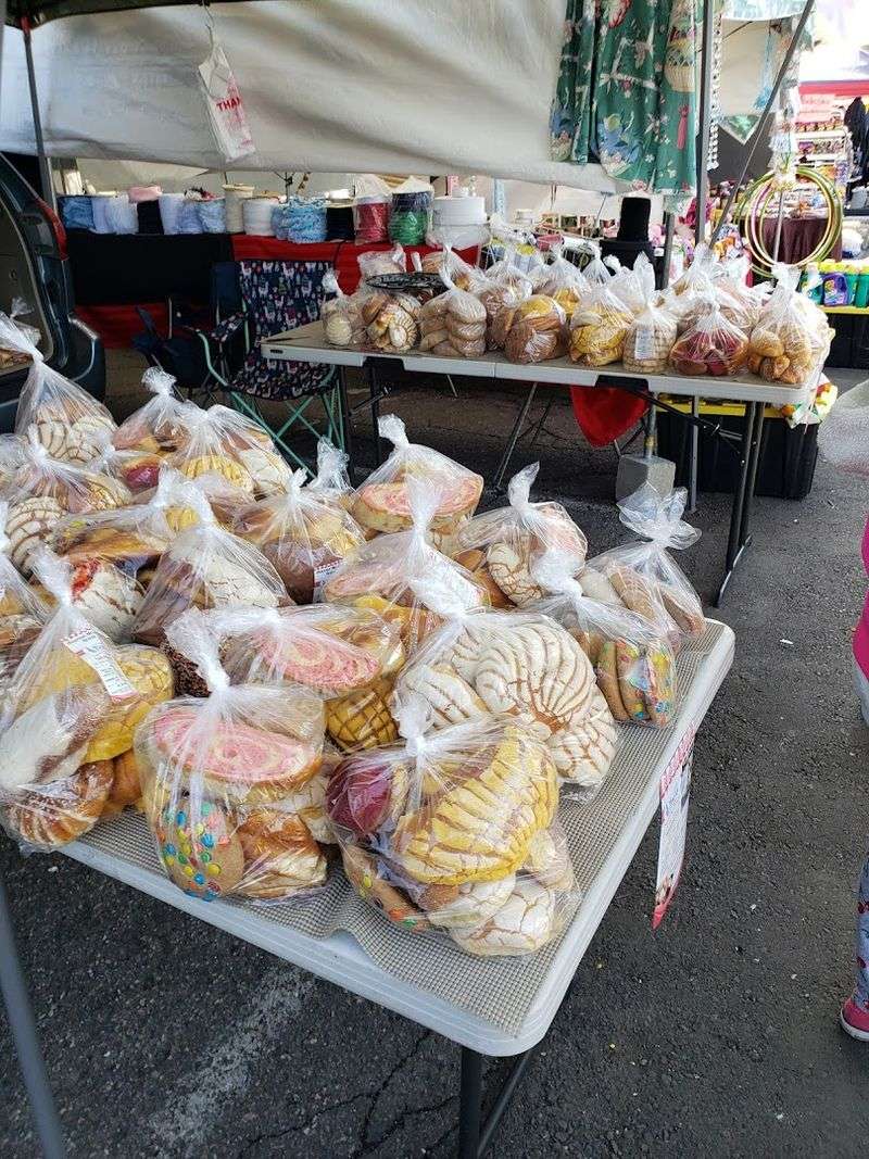 This California Swap Meet Has Been Drawing Crowds Since 1970 With Hundreds Of Vendors - Decor Hint Fresh Produce At Prices That Are Hard To Beat